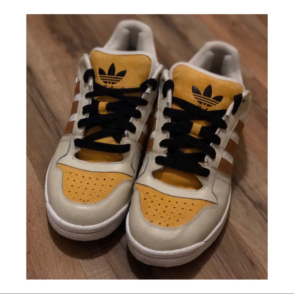 Adidas sneakers ✨